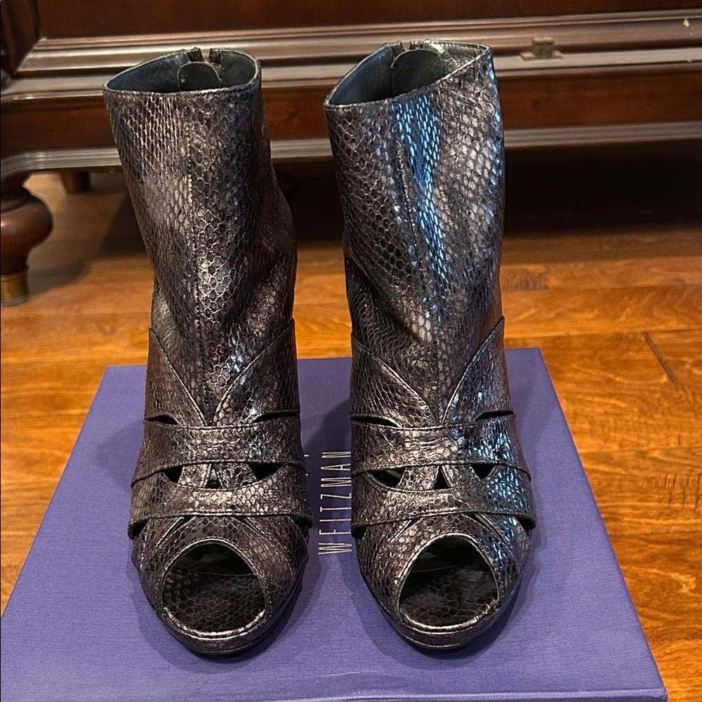 Stuart Weitzman - Gunmetal Snakeskin Platform Open-toe Bootie. Size 9 NWT